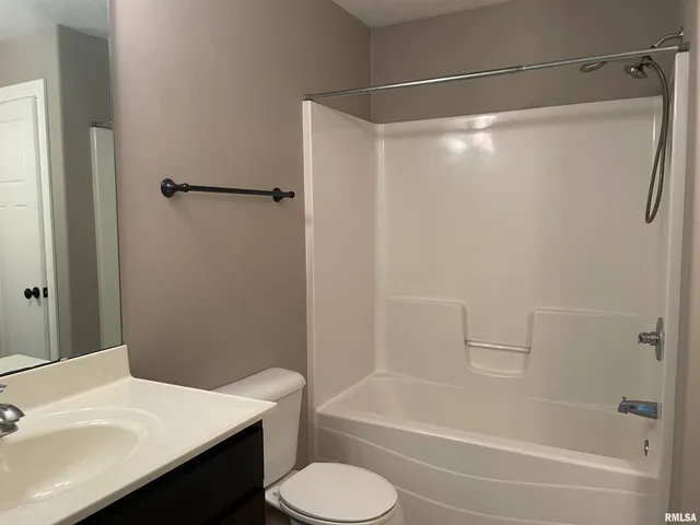 $2,250 | 700 Garvey Lane, Chatham, IL 62629