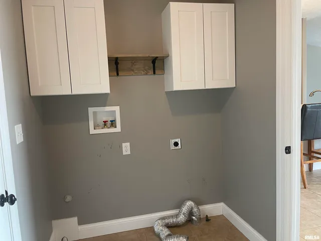 $2,250 | 700 Garvey Lane, Chatham, IL 62629