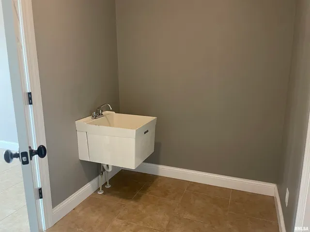 $2,250 | 700 Garvey Lane, Chatham, IL 62629