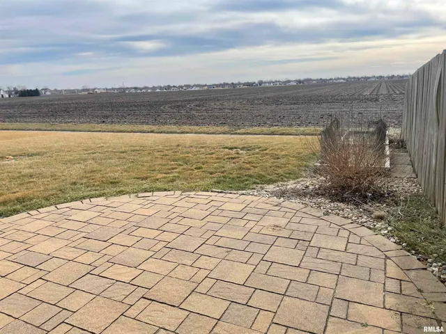 $2,250 | 700 Garvey Lane, Chatham, IL 62629