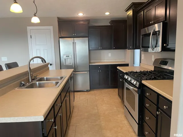 $2,250 | 700 Garvey Lane, Chatham, IL 62629