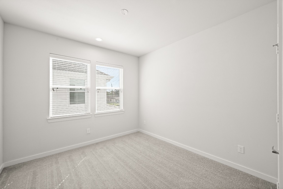 4002 Elser Street Houston, TX 77009 - Photo 22 of 36 an empty room with a window