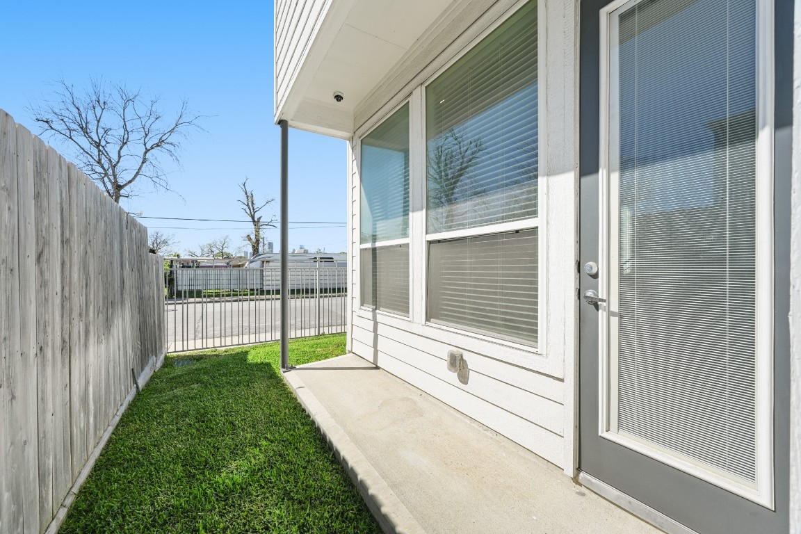 4002 Elser Street Houston, TX 77009 - Photo 34 of 36 a view of a backyard with a garden