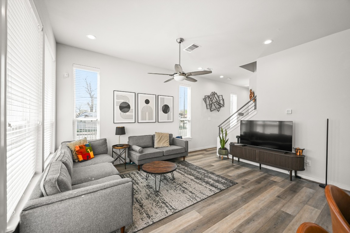 4002 Elser Street Houston, TX 77009 - Photo 7 of 36 a living room with furniture and a flat screen tv