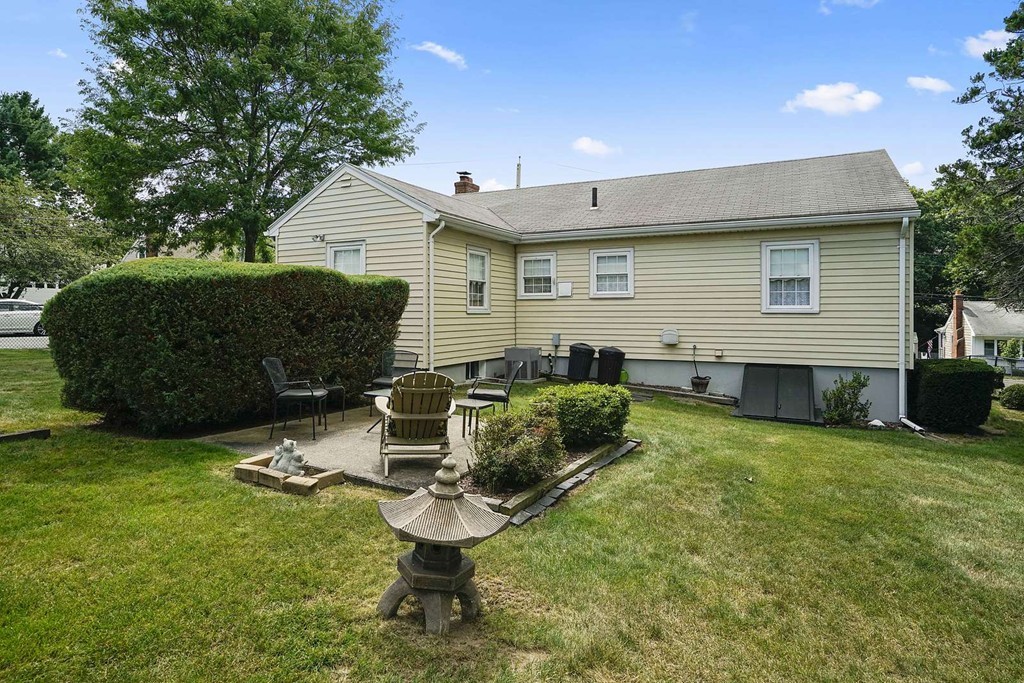 28 Edwards Road Braintree, MA 02184 - Photo 5 of 26 Gallery Image 5