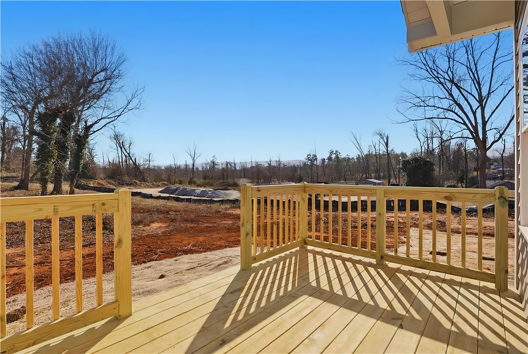 609 South Cherry Street Seneca, SC 29678 - Photo 22 of 24 Back Deck