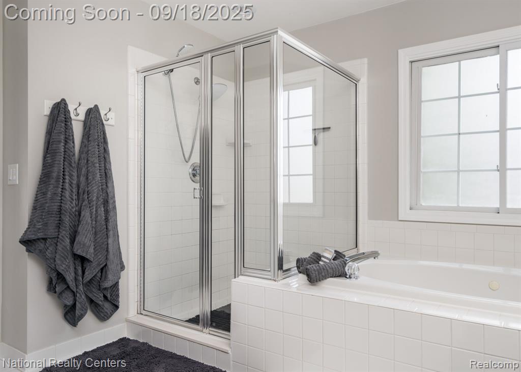 3851 Red Root Road Lake Orion, MI 48360 - Photo 32 of 53
