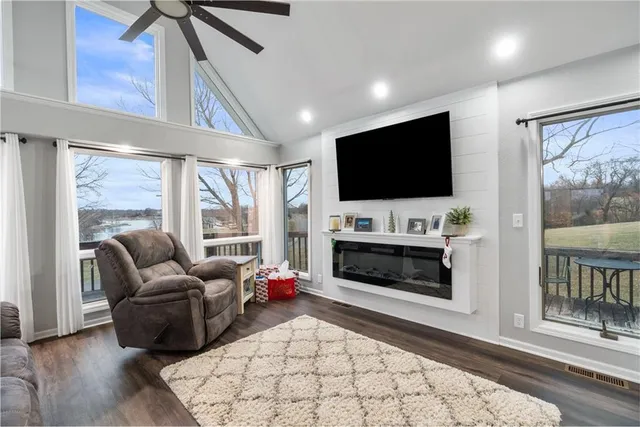 $525,000 | 385 Lake Viking Terrace, Gallatin, MO 64640