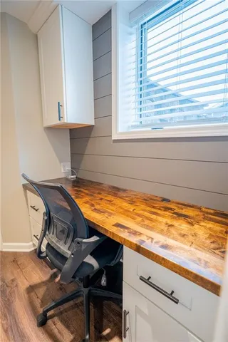 $525,000 | 385 Lake Viking Terrace, Gallatin, MO 64640