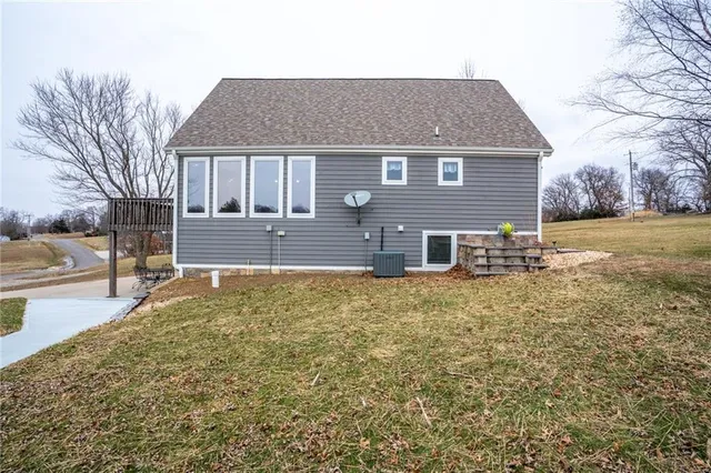 $525,000 | 385 Lake Viking Terrace, Gallatin, MO 64640