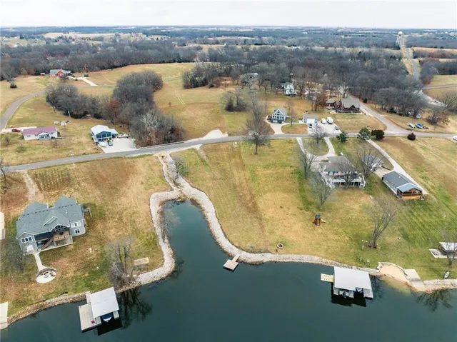$525,000 | 385 Lake Viking Terrace, Gallatin, MO 64640