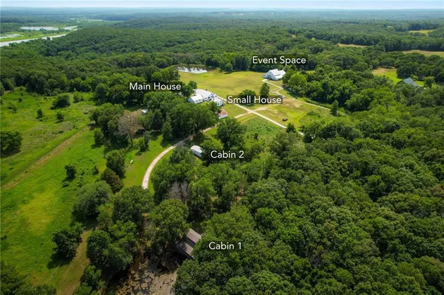 $1,900,000 | 2105 Northeast 315 Pvt Road, Osceola, MO 64776
