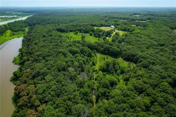 $1,900,000 | 2105 Northeast 315 Pvt Road, Osceola, MO 64776