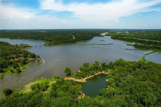 $1,900,000 | 2105 Northeast 315 Pvt Road, Osceola, MO 64776