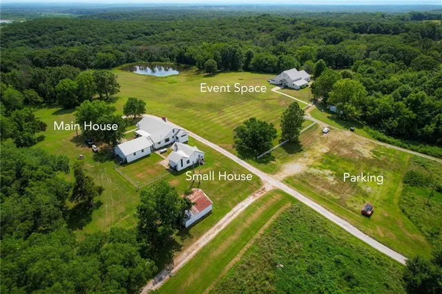 $1,900,000 | 2105 Northeast 315 Pvt Road, Osceola, MO 64776