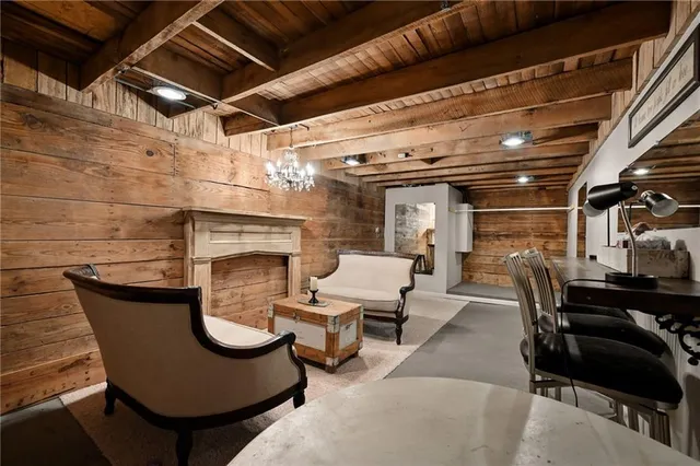 $1,900,000 | 2105 Northeast 315 Pvt Road, Osceola, MO 64776