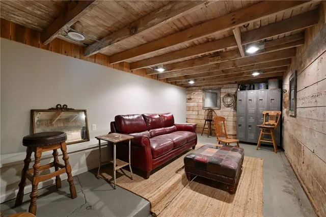 $1,900,000 | 2105 Northeast 315 Pvt Road, Osceola, MO 64776