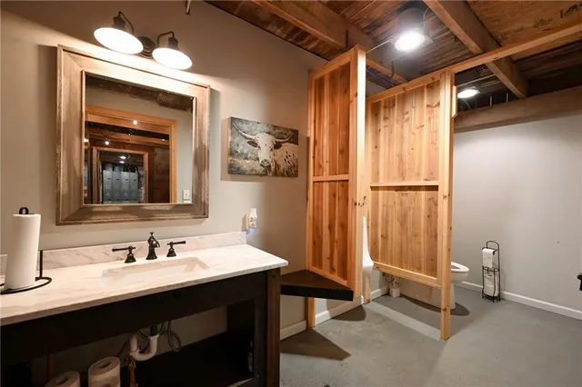 $1,900,000 | 2105 Northeast 315 Pvt Road, Osceola, MO 64776