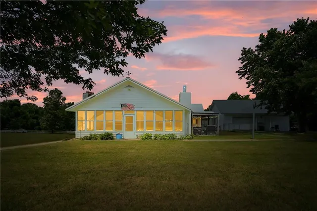 $1,900,000 | 2105 Northeast 315 Pvt Road, Osceola, MO 64776