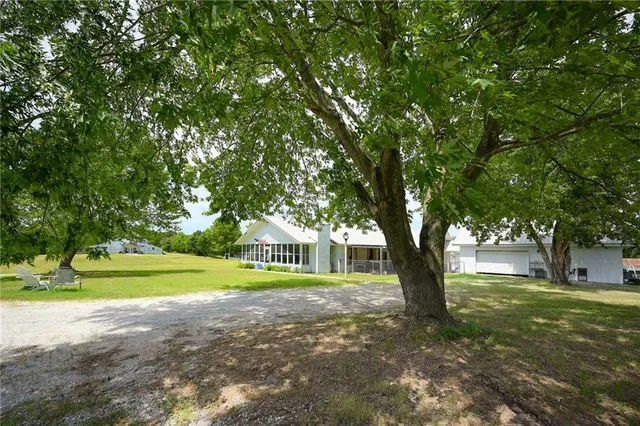 $1,900,000 | 2105 Northeast 315 Pvt Road, Osceola, MO 64776