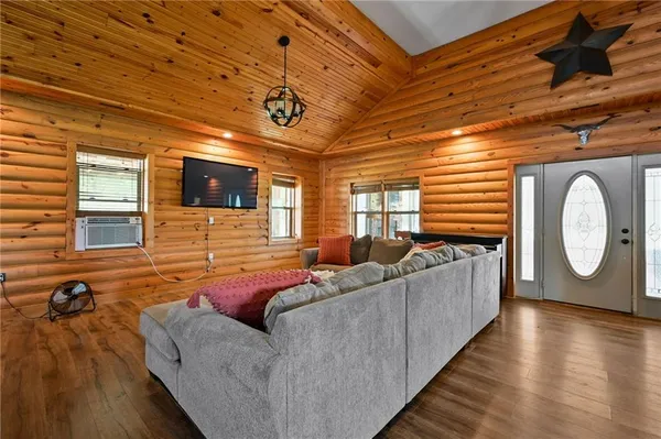 $1,900,000 | 2105 Northeast 315 Pvt Road, Osceola, MO 64776