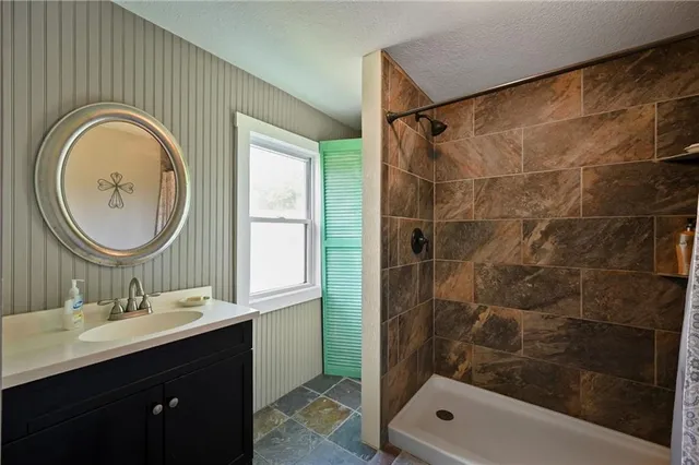 $1,900,000 | 2105 Northeast 315 Pvt Road, Osceola, MO 64776