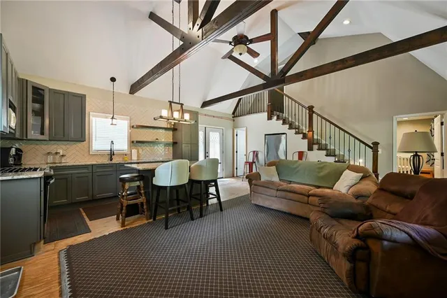 $1,900,000 | 2105 Northeast 315 Pvt Road, Osceola, MO 64776