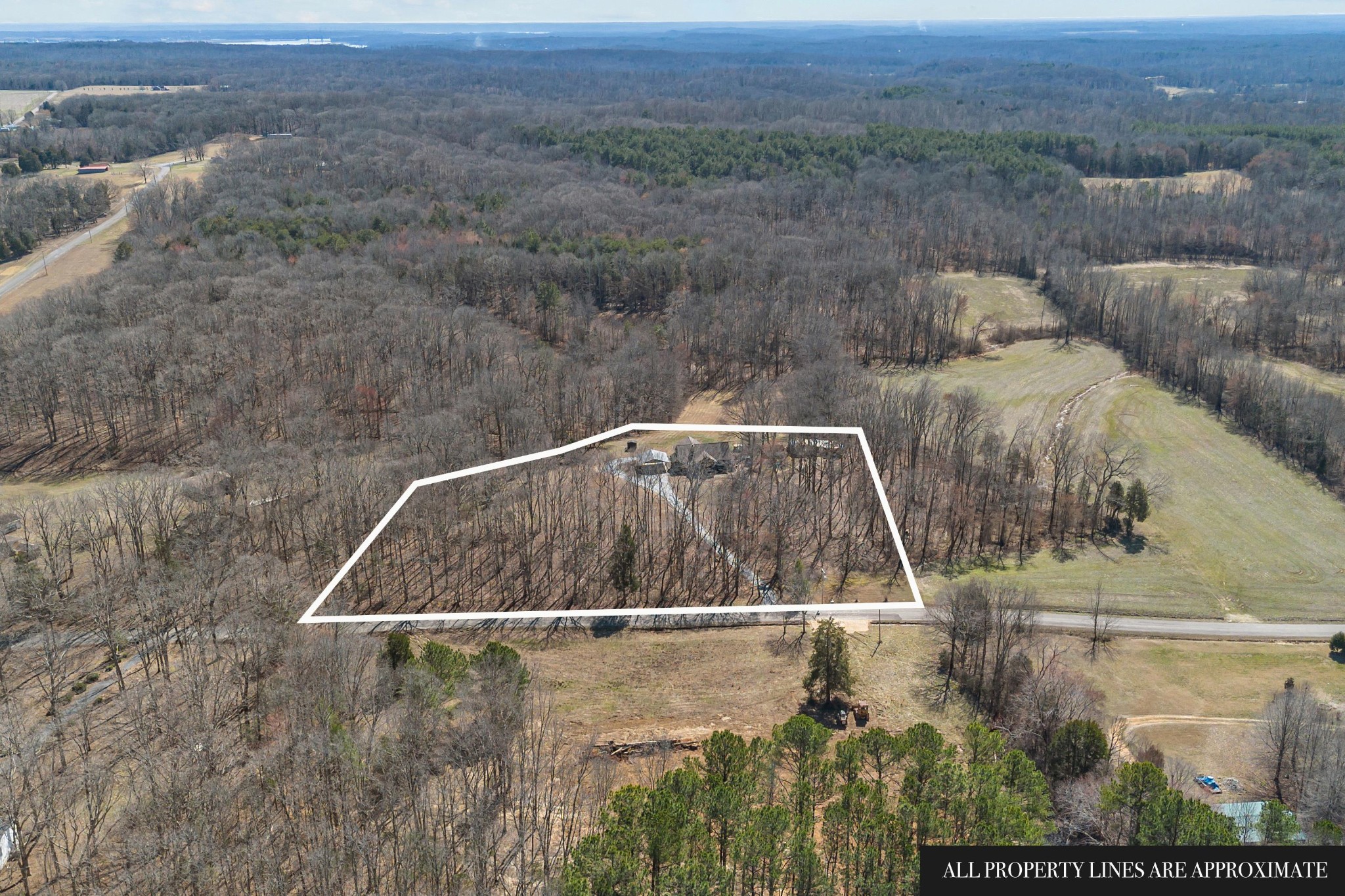 6205 Flatwoods Road Camden, TN 38320 - Photo 16 of 46