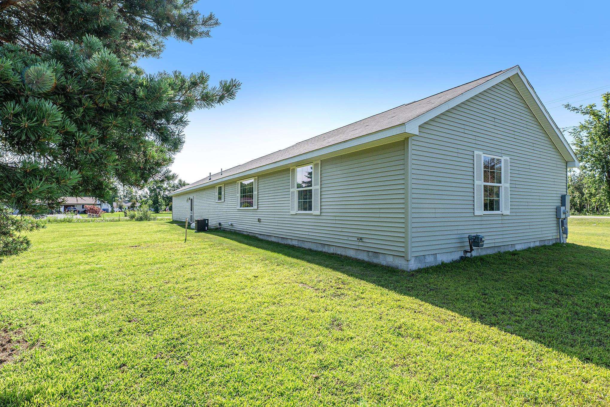 2703 Orchard Beach Road Cheboygan, MI 49721 - Photo 27 of 37