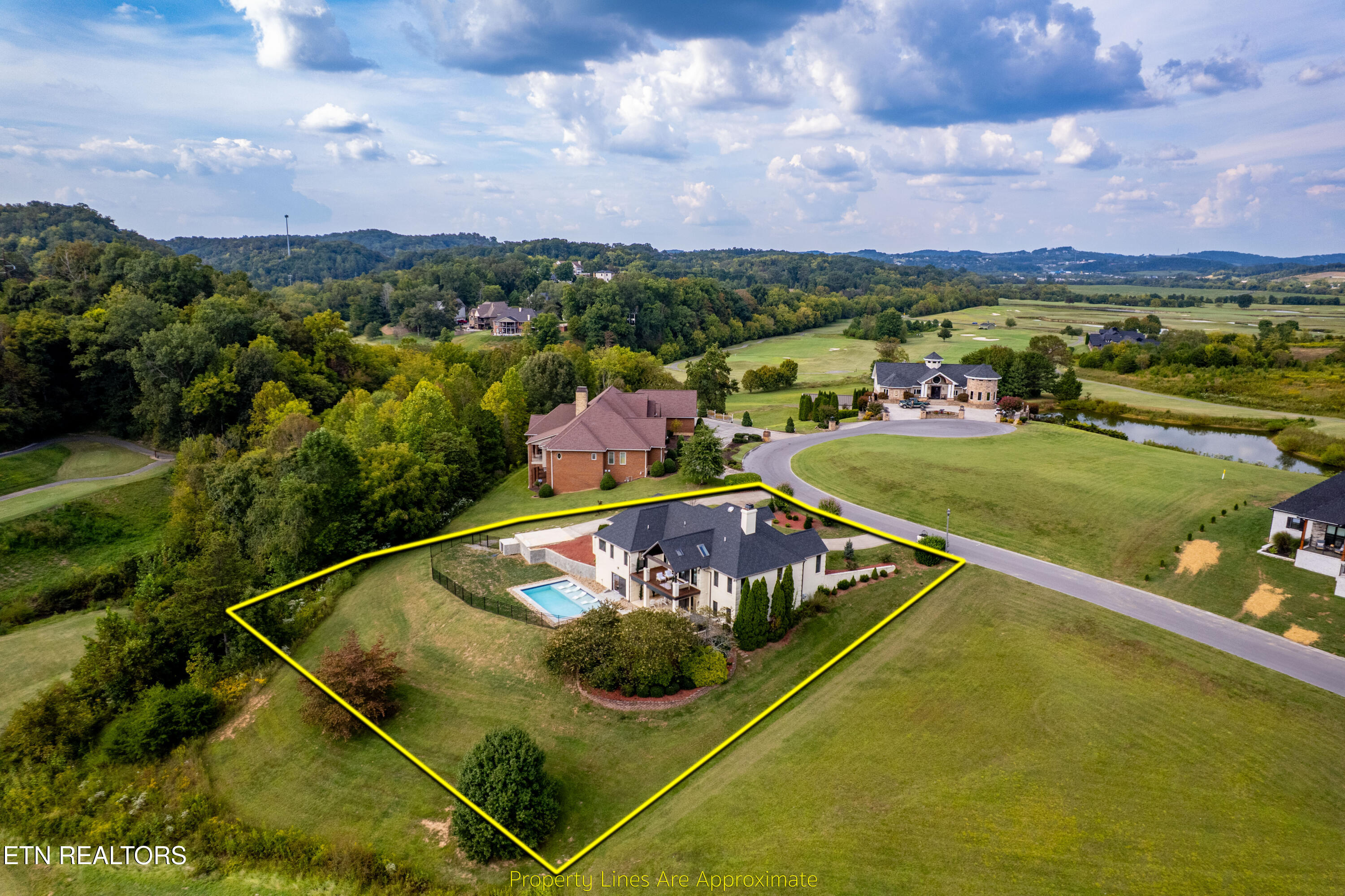 225 Bobwhite Trail Sevierville, TN 37876 - Photo 11 of 49 225 Bobwhite Trail-8