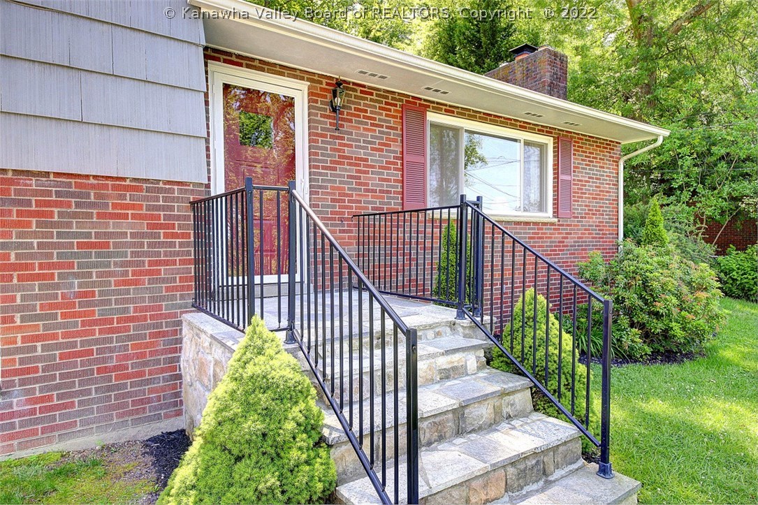 844 Sherwood Road Charleston, WV 25314 - Photo 6 of 38 Gallery Image 6