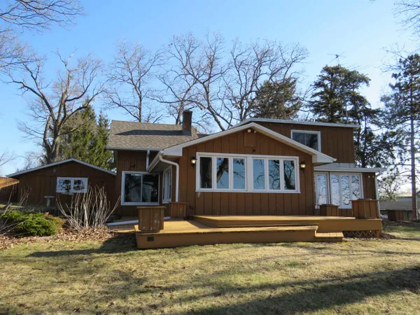$499,000 | W9847 Dunn Road, Fox Lake, WI 53933