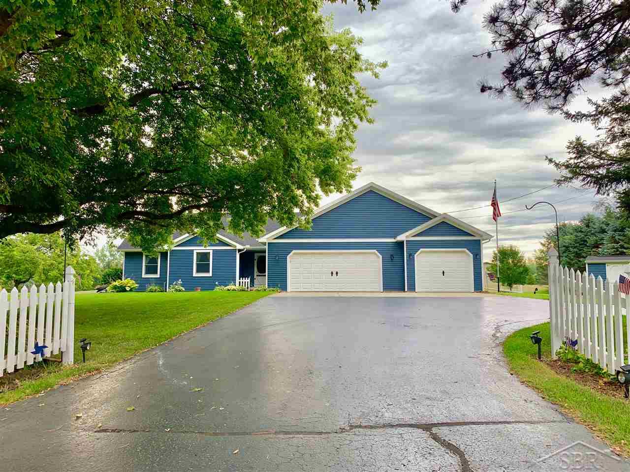 4704 North River Road Freeland, MI 48623 - Photo 1 of 39