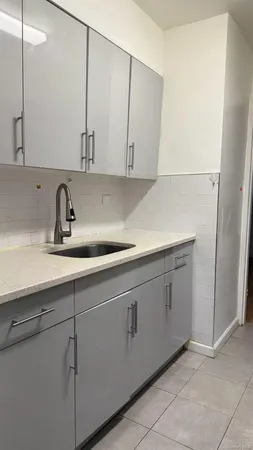 $412,000 | 2021 84th Street, Unit L3 | Bensonhurst