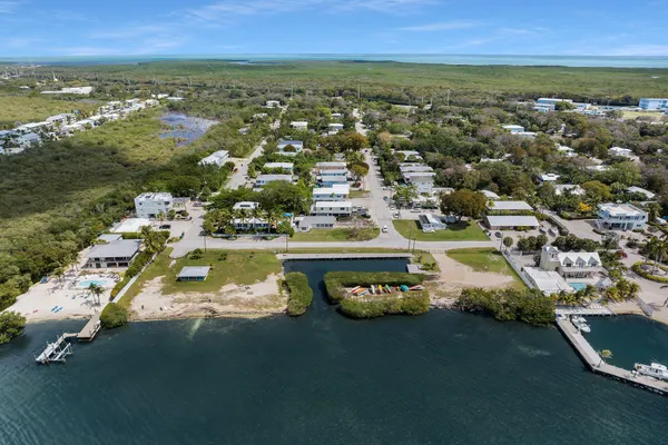 $620,000 | 10 Dolphin Road, Key Largo, FL 33037