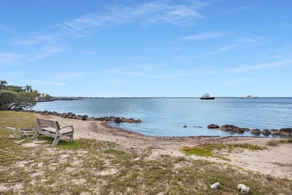 $620,000 | 10 Dolphin Road, Key Largo, FL 33037