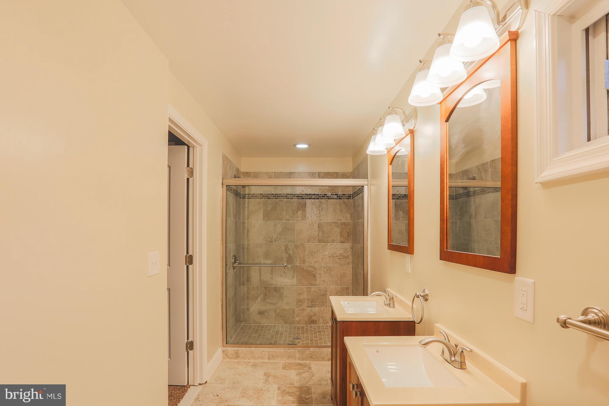 1402 Glendale Road Baltimore, MD 21239 - Photo 17 of 30 Bath (Master)