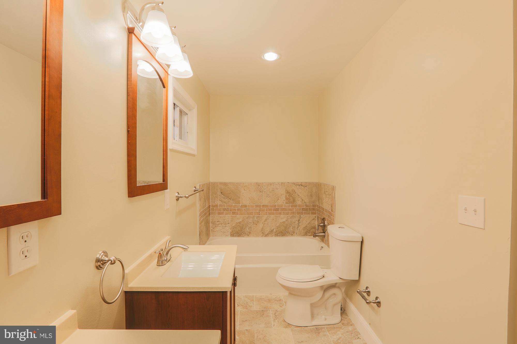 1402 Glendale Road Baltimore, MD 21239 - Photo 18 of 30 Bath (Master)
