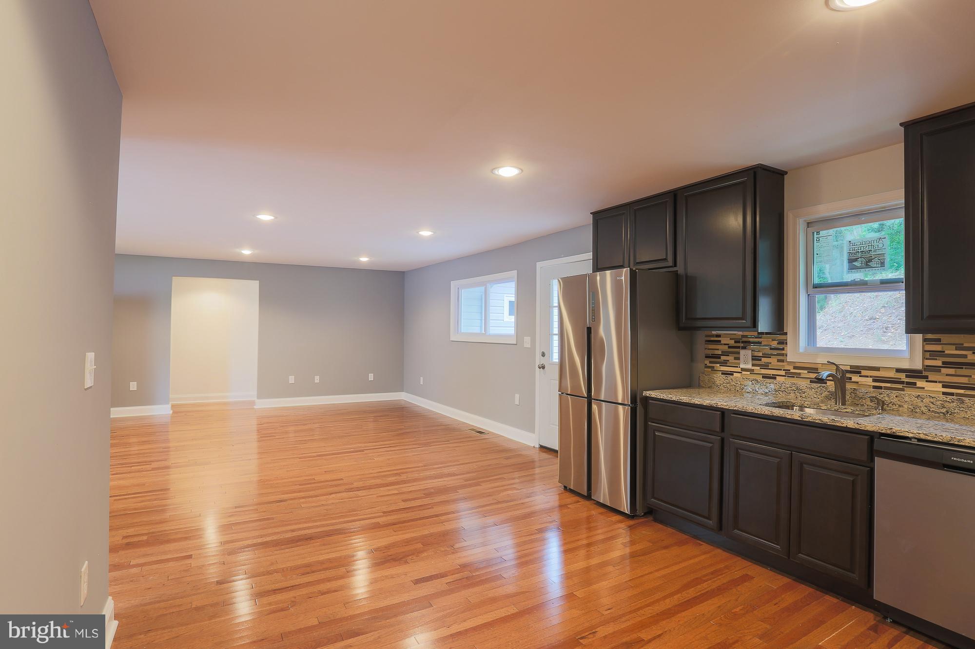 1402 Glendale Road Baltimore, MD 21239 - Photo 8 of 30 Kitchen
