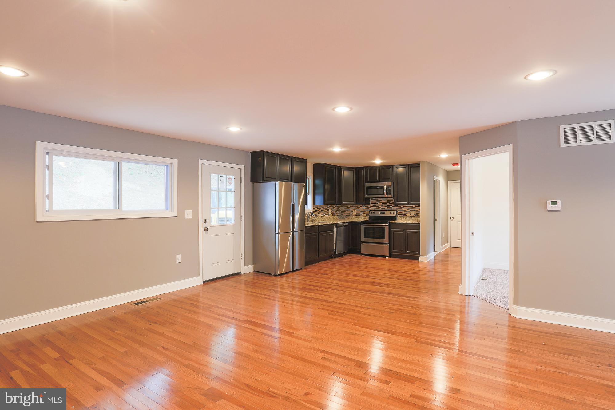 1402 Glendale Road Baltimore, MD 21239 - Photo 9 of 30 Interior (General)