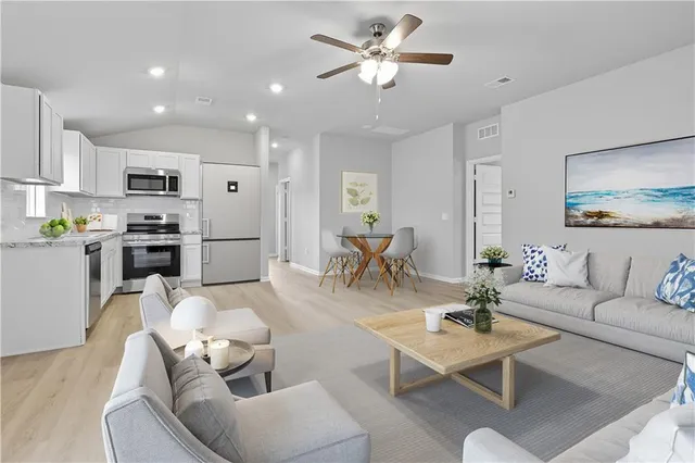 $278,635 | 449 Rock Creek Drive, Tonganoxie, KS 66086