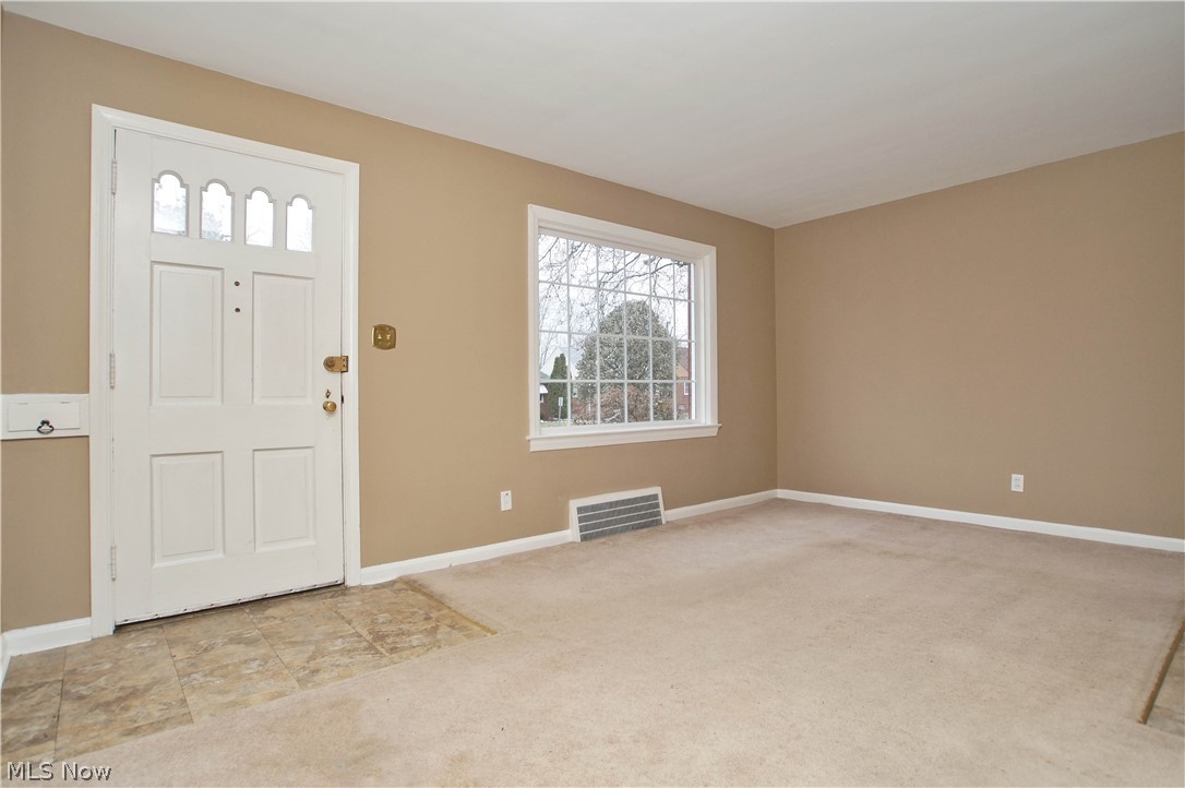 4138 Ellison Road Cleveland, OH 44121 - Photo 11 of 26