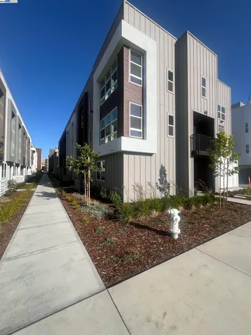 $1,347,540 | 2025 Stanford Street, Alameda, CA 94501