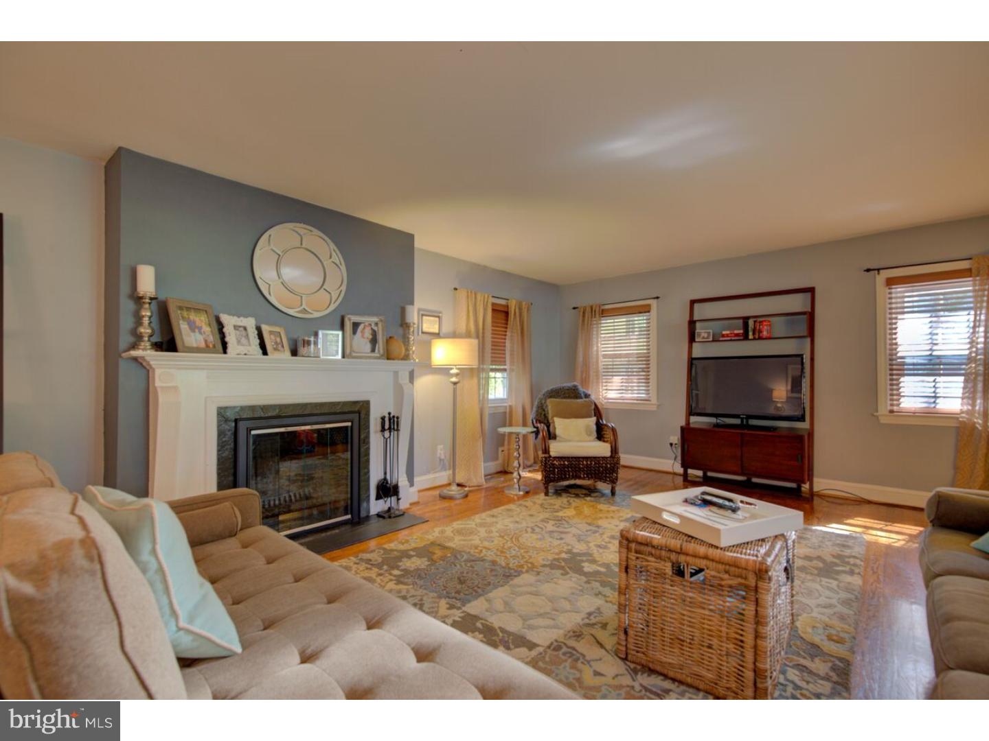 369 North Rolling Road Springfield, PA 19064 - Photo 4 of 24