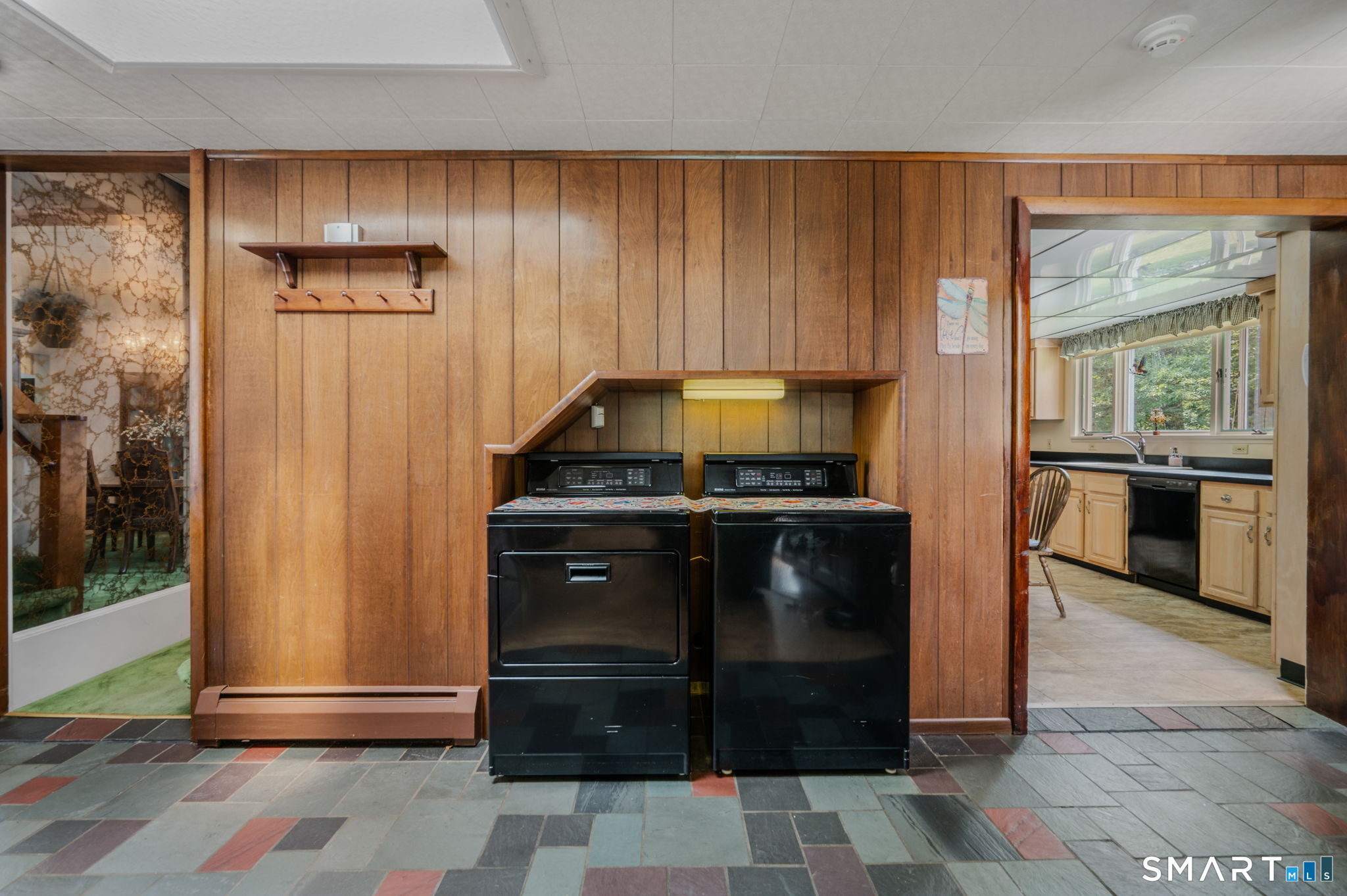 47 Shore Road Waterford, CT 06385 - Photo 27 of 35