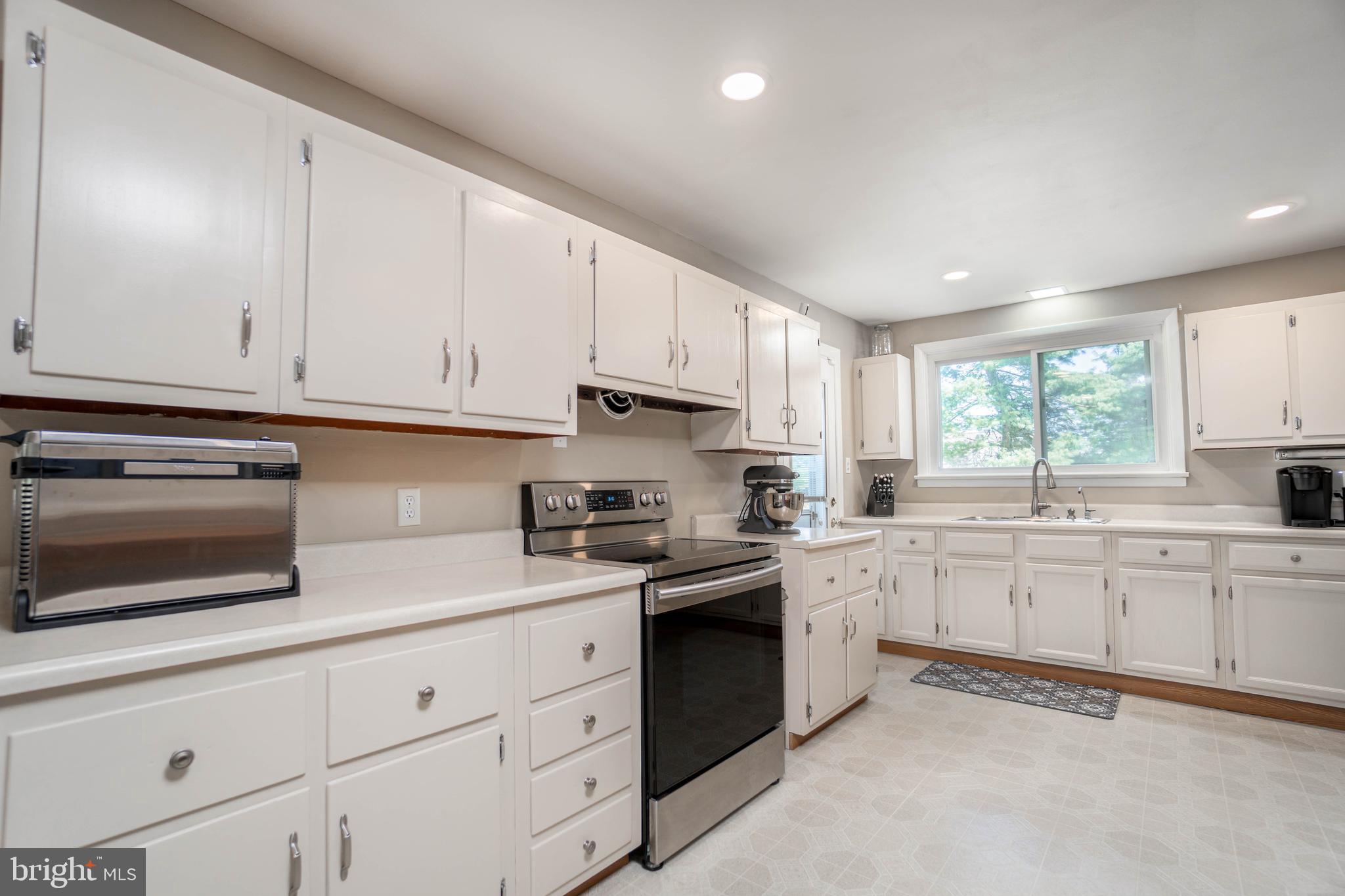 665 Doe Run Road Coatesville, PA 19320 - Photo 10 of 36 Gallery Image 10