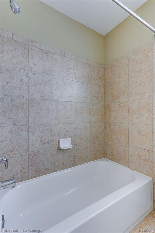 27618 Cromwell Road Novi, MI 48374 - Photo 41 of 55