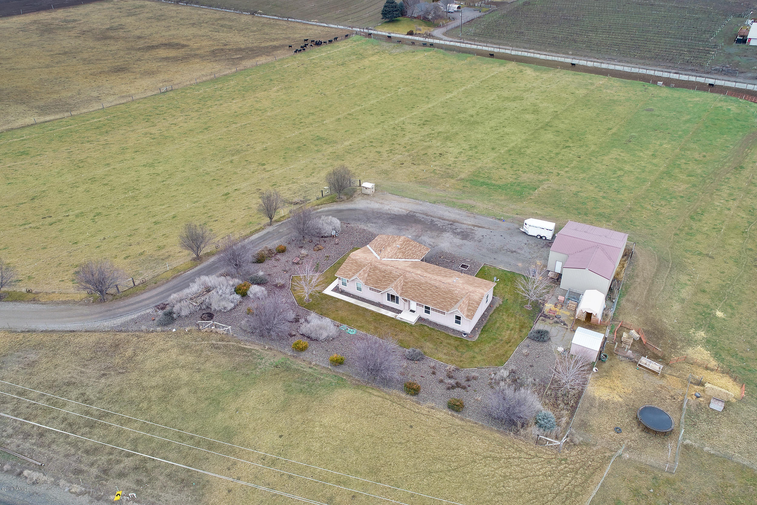 177 Division Road Zillah, WA 98953 - Photo 1 of 23