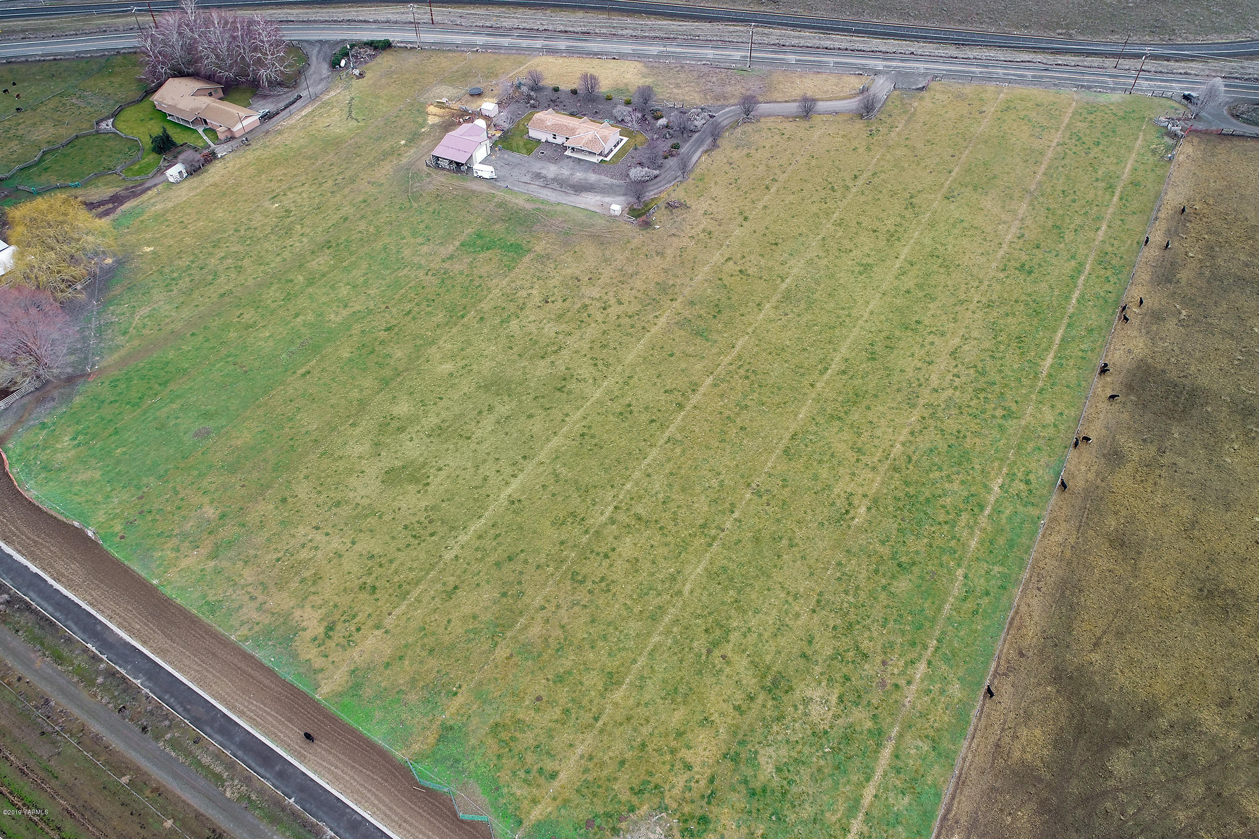 177 Division Road Zillah, WA 98953 - Photo 6 of 23
