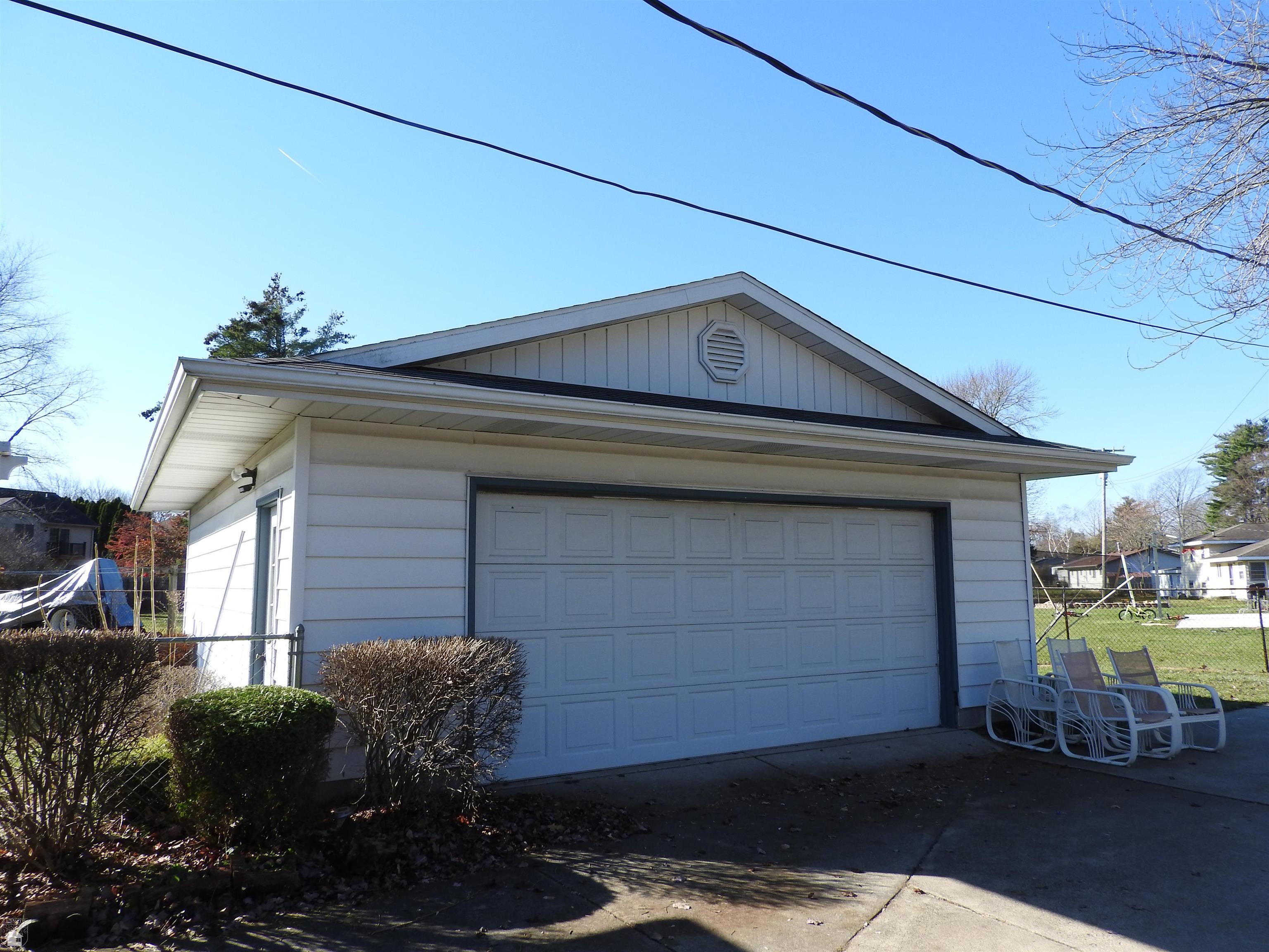 4243 Atkins Road Port Huron, MI 48060 - Photo 4 of 13 50128179-3.JPG